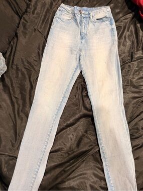 Light Wash Women’s Skinny Jeans - Classic Stretch Fit